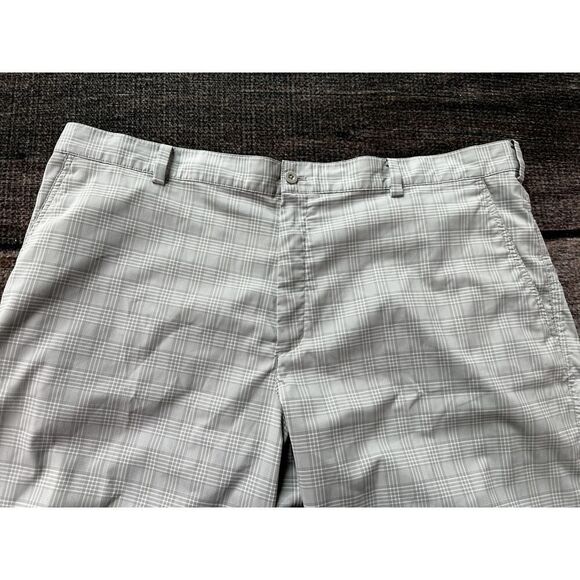 Nike Golf Men's Plaid Grey White Shorts Dri-Fit Flat Front SZ 42 Drifit - Picture 2 of 8